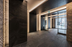 13. エントランスホール