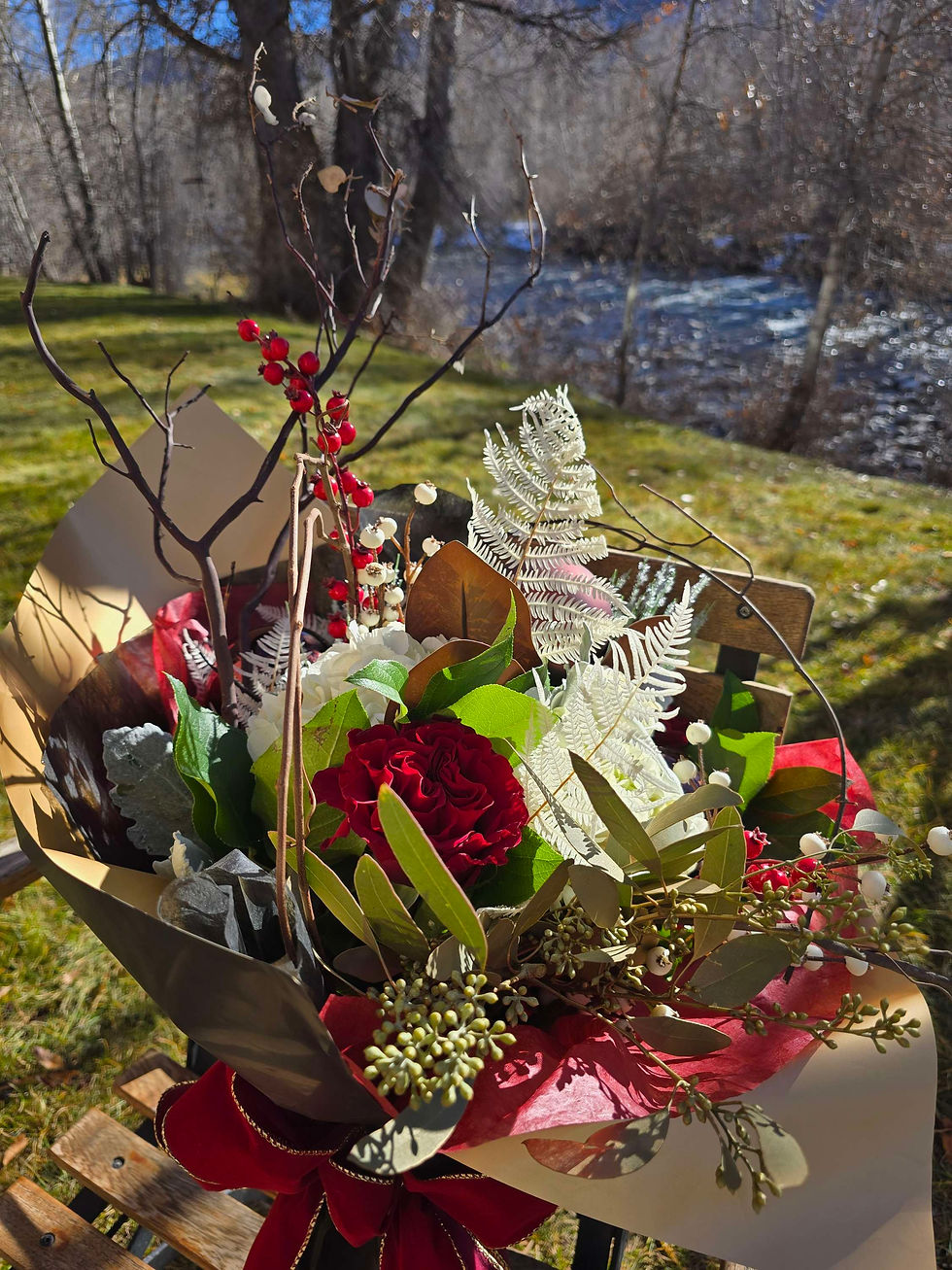 Thumbnail: Wrapped  Xmas Bouquet