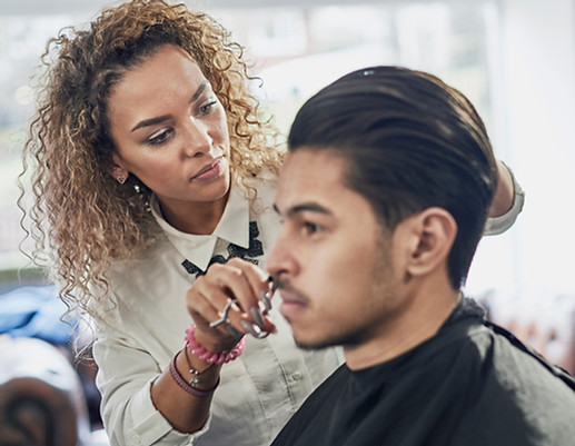 Femme Coiffeuse