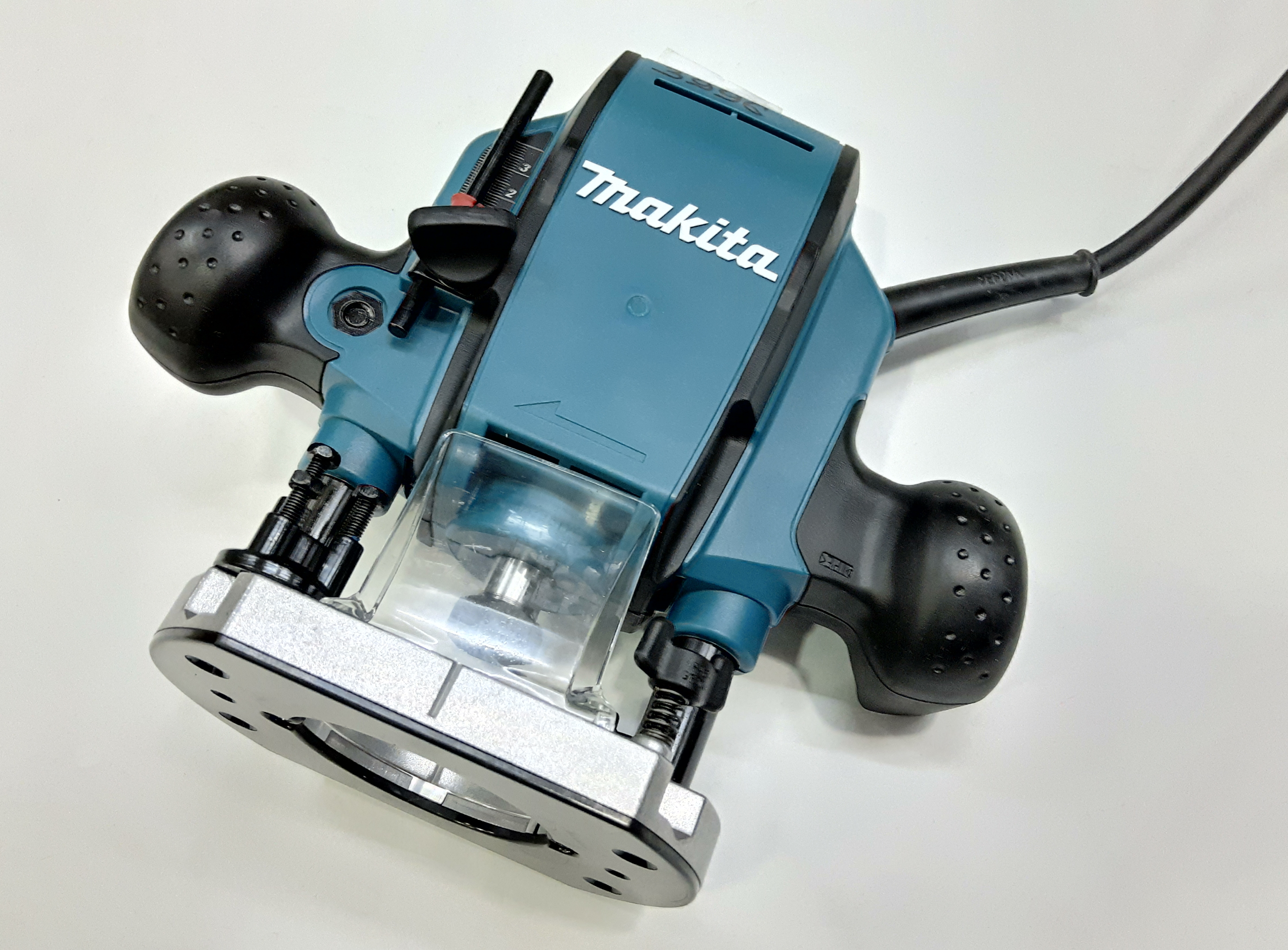 "Makita" PR0900K 900 Вт, цанги 6-8мм