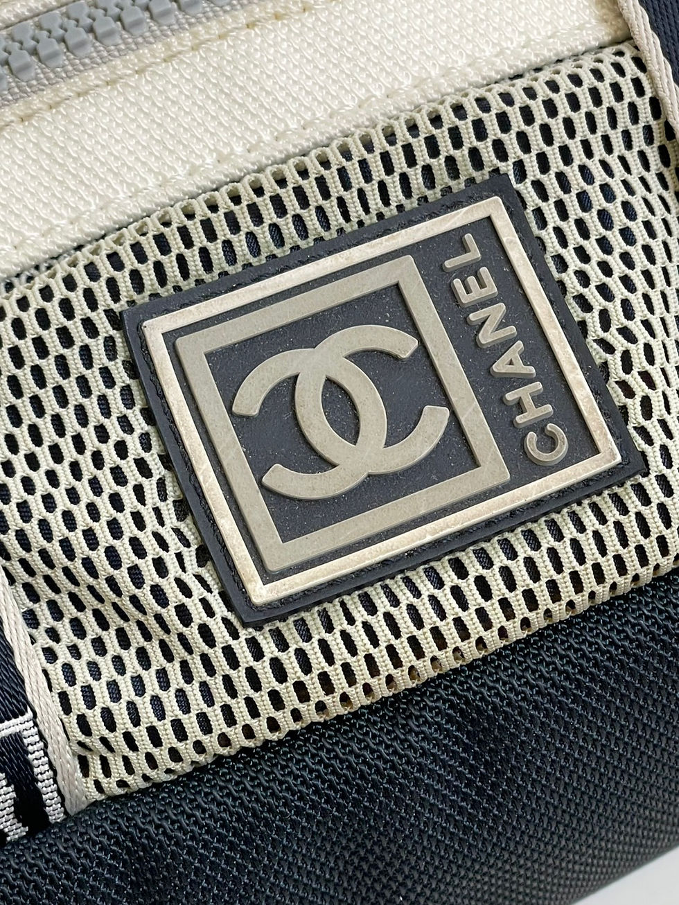 サムネイル： CHANEL　スポーツライン　ウエストバッグ