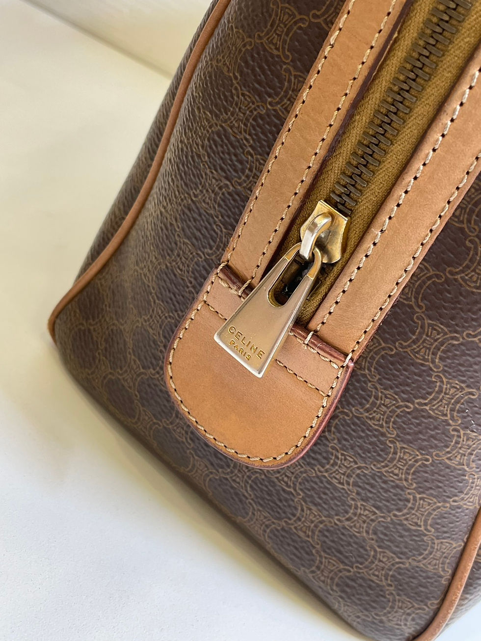 サムネイル： CELINE　VINTAGE　SHOULDER　BAG