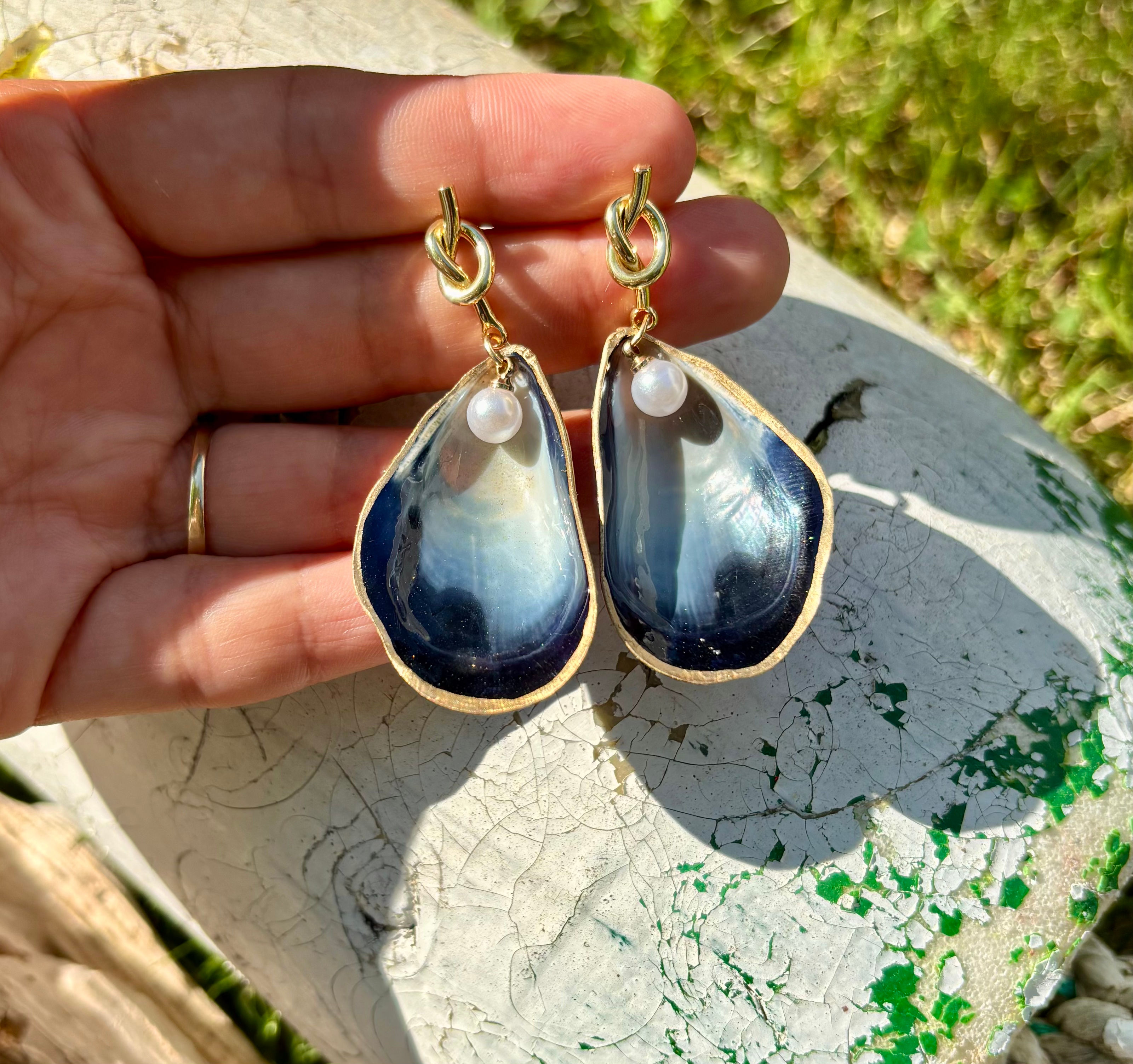 Mussel shell earrings nautical knot and pearl charm 