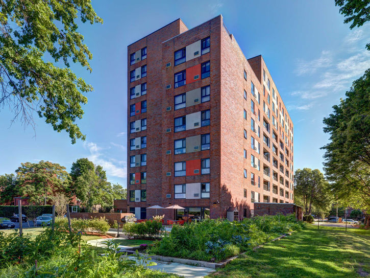 Exterior 2.jpg