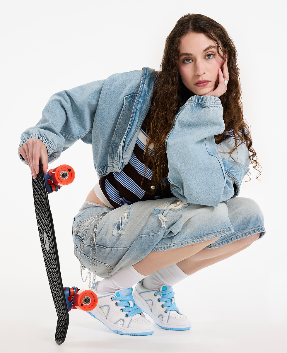 Steezy_WHITELIGHTBLUE_1677.jpg