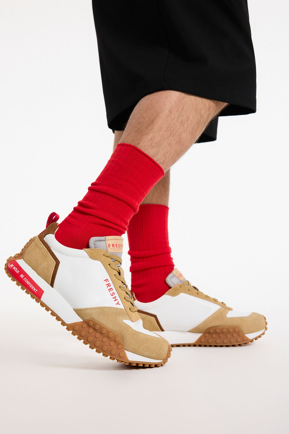 MensSmooveTrainer_COGNACRED_1263.jpg