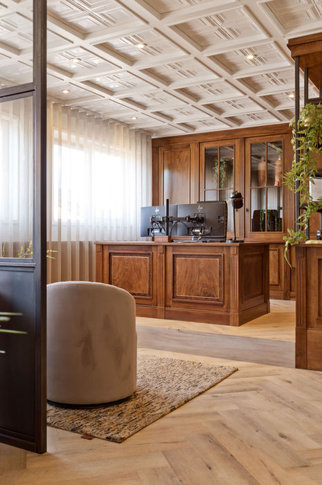 Maatwerk klassiek bureau en kastenwand