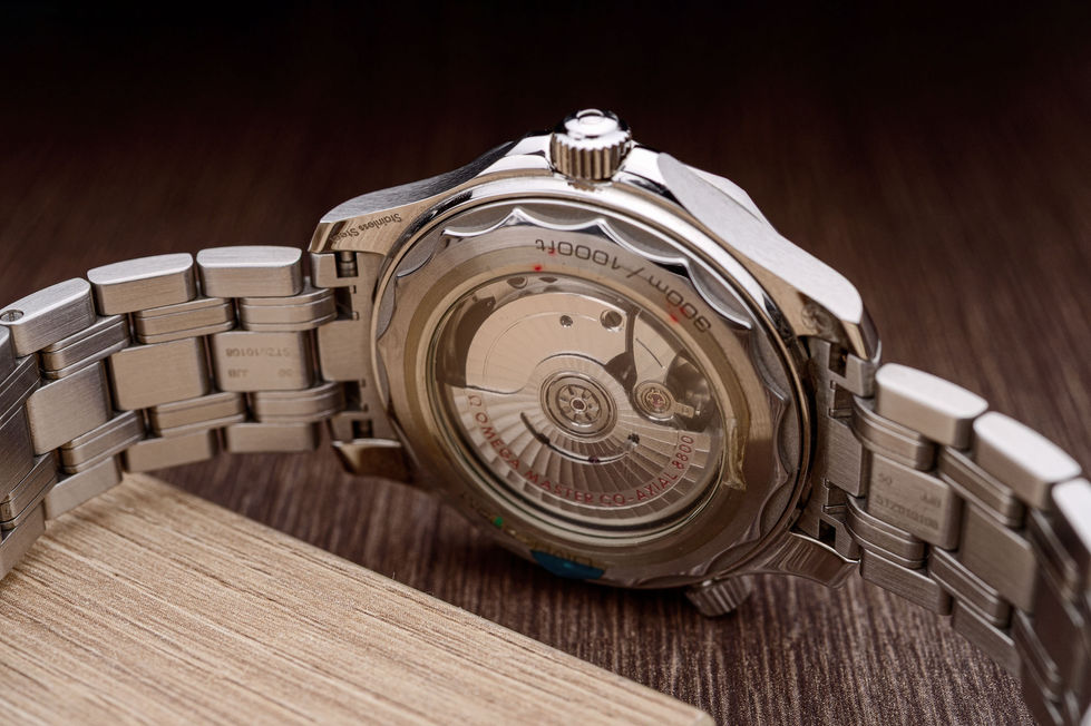 Achterkant Omega Seamaster Diver 300M 42mm ref. 210.30.42.20.01.001