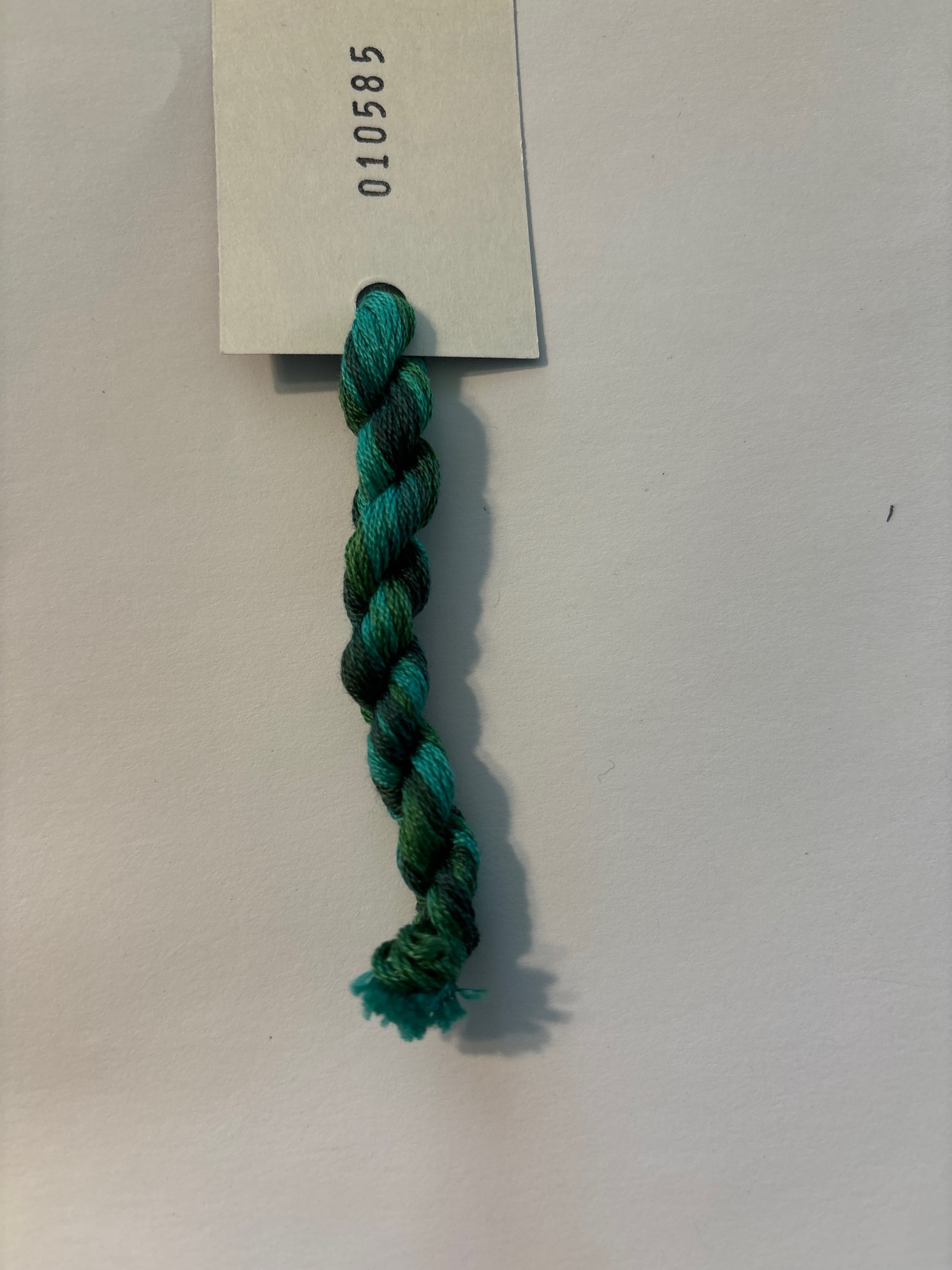 010585 GREEN RIVER Threadworx Floss 5 yards