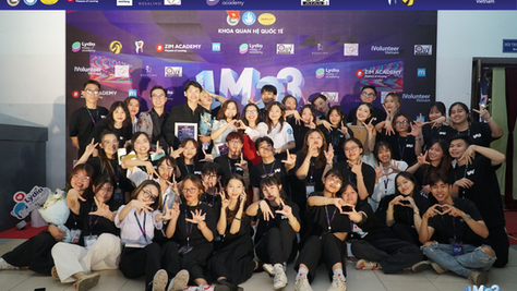 Bài viết về sự đồng hành của Lydia với cuộc thi Language Melody 2023 do Đại học HUFLIT tổ chức. Nội dung nhấn mạnh vai trò của Lydia với tư cách nhà bảo trợ chuyên môn, cung cấp đội ngũ cố vấn, giám khảo thanh nhạc và giám đốc âm nhạc giúp thí sinh phát triển kỹ năng ca hát. Lydia cũng đóng vai trò kết nối các đơn vị tổ chức, âm thanh – ánh sáng, ban nhạc và thí sinh để tạo nên một sân chơi âm nhạc chuyên nghiệp. Cuối bài là lời cảm ơn đến các cá nhân, đơn vị đã góp phần làm nên thành công của chương trình.