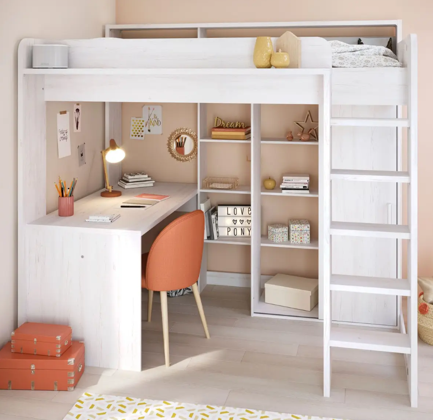 Lit mezzanine dans une chambre d'adolescente avec bureau et rangements en-dessous