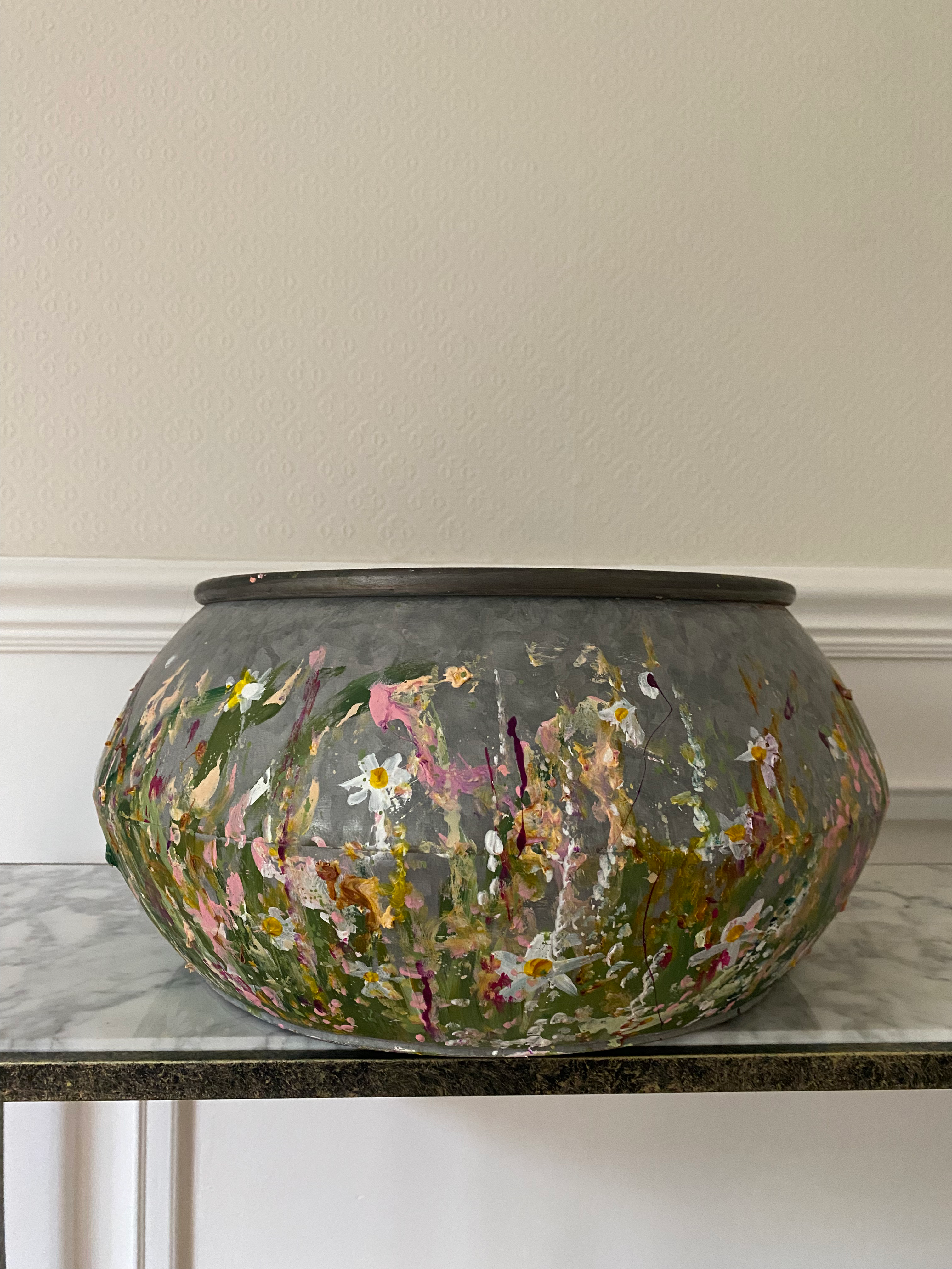 Hand painted daisy field bowl - extra large