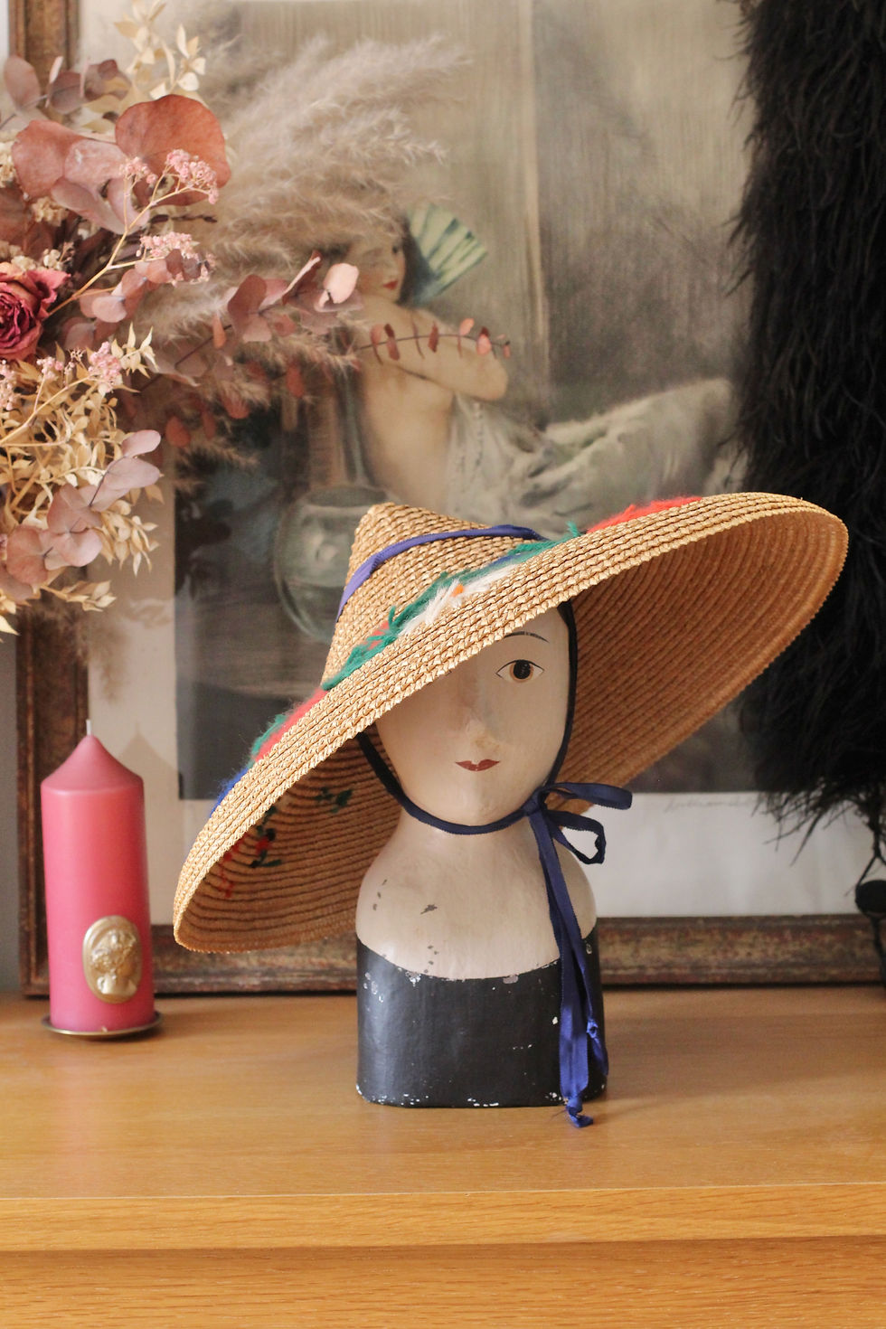 Miniature : Chapeau niçois conique brodé main c. 1940
