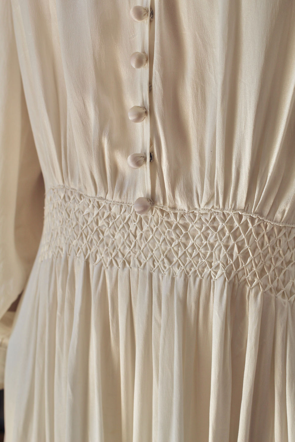 Miniature : Robe de mariée en satin c.1940