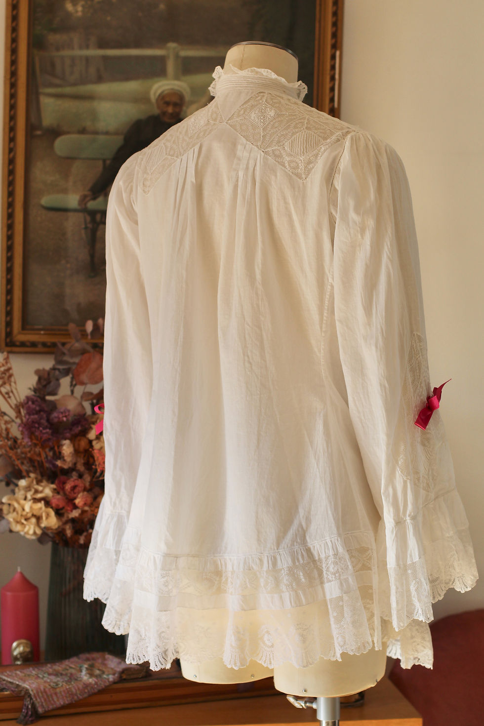Miniature : Liseuse / Chemise antique c. 1900