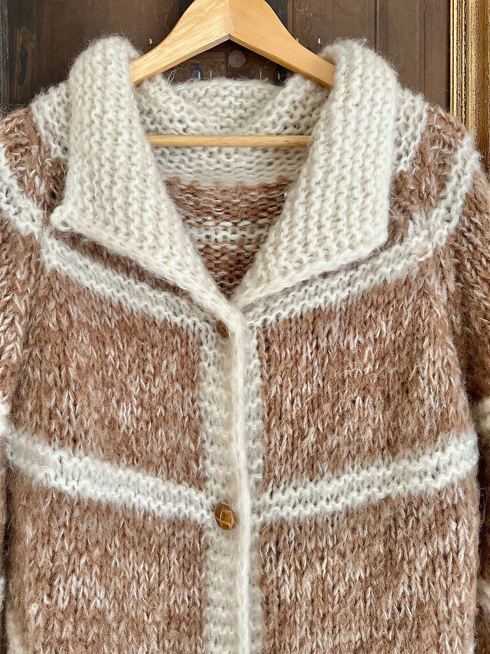 Miniature : Gilet en laine tricoté main c.1970