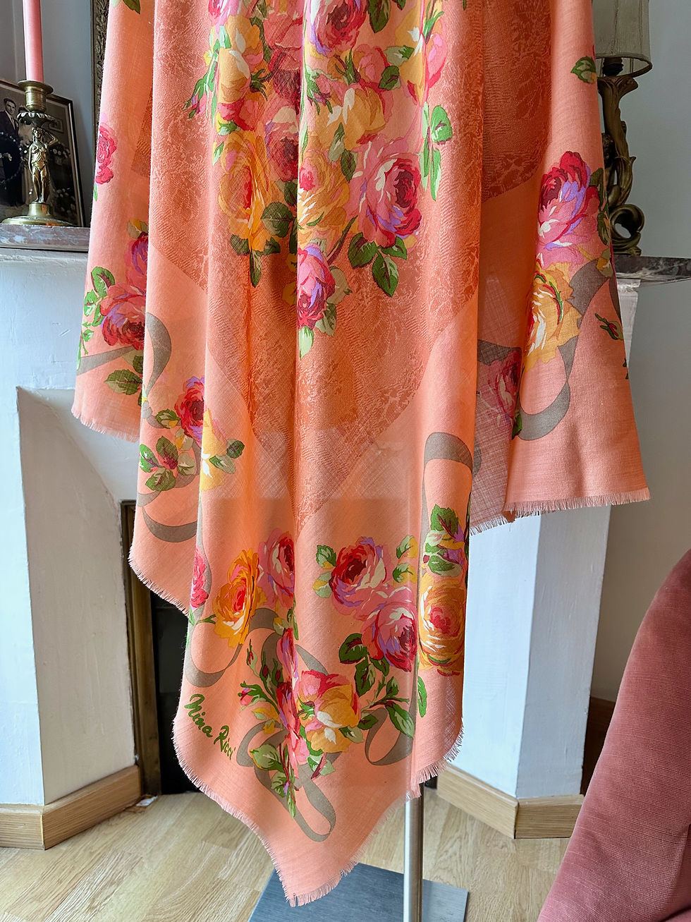 Thumbnail: Châle en laine & soie Nina Ricci