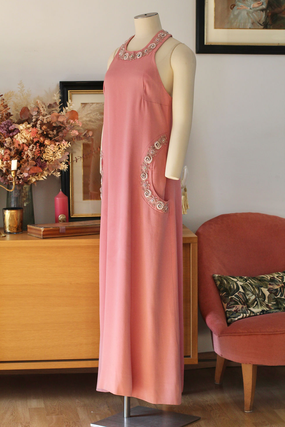 Miniature : Robe longue perlé c.1960 - T.S & M