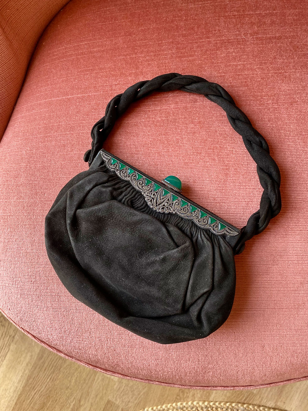 Sac en veau velours, pierres marcassites & agate c.20/30