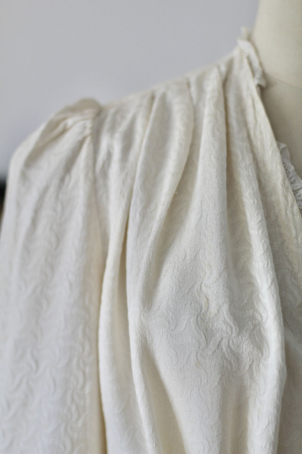 Thumbnail: Robe de mariée c.1940