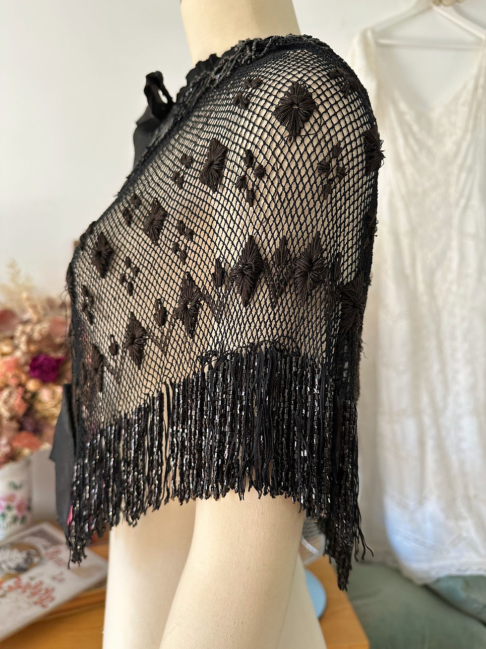 Thumbnail: Col antique fin XIXème/début XXème en perles de jais