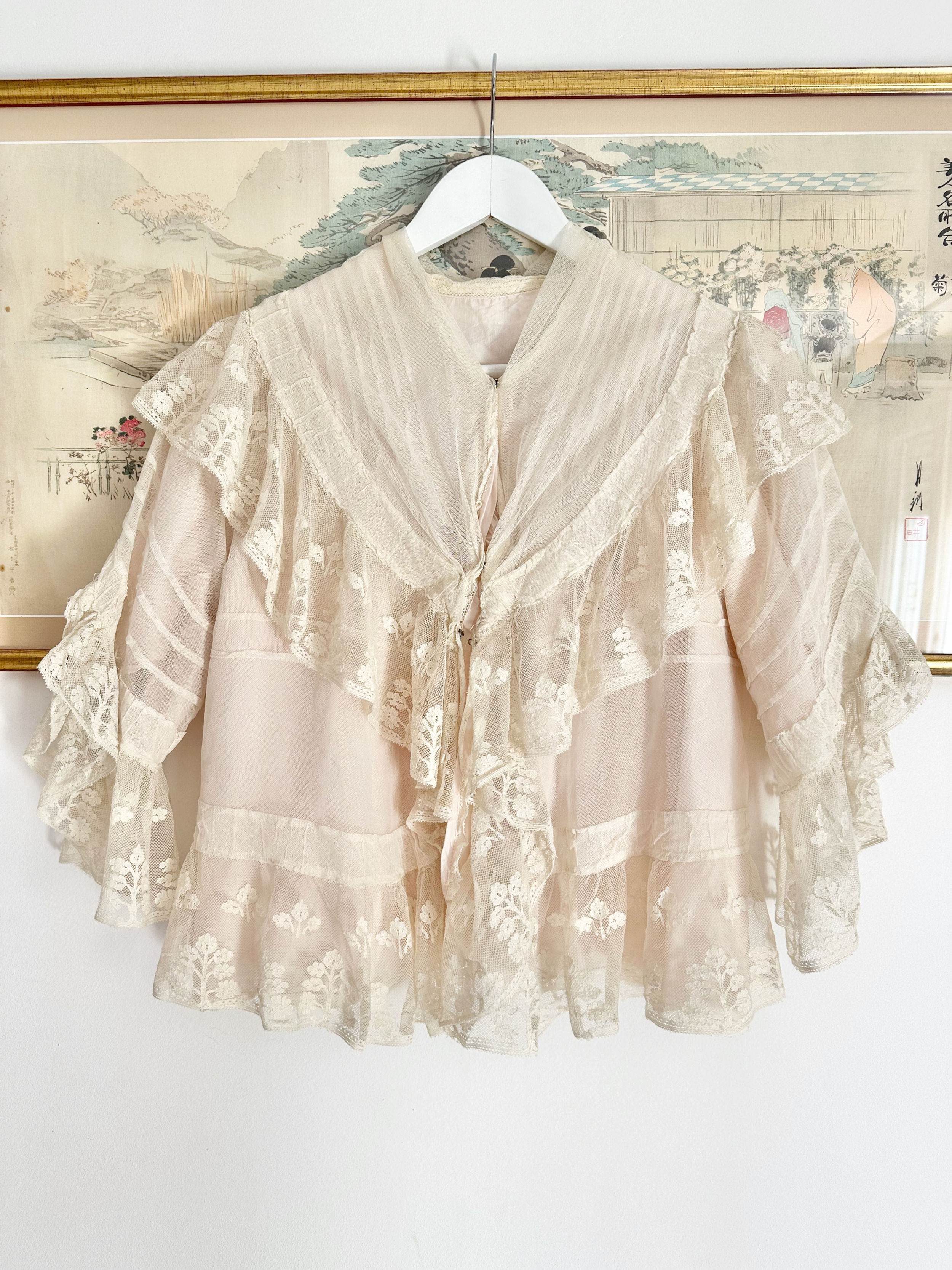 Liseuse antique en dentelle & soie c. 1900 - French antique Edwardian bed jacket