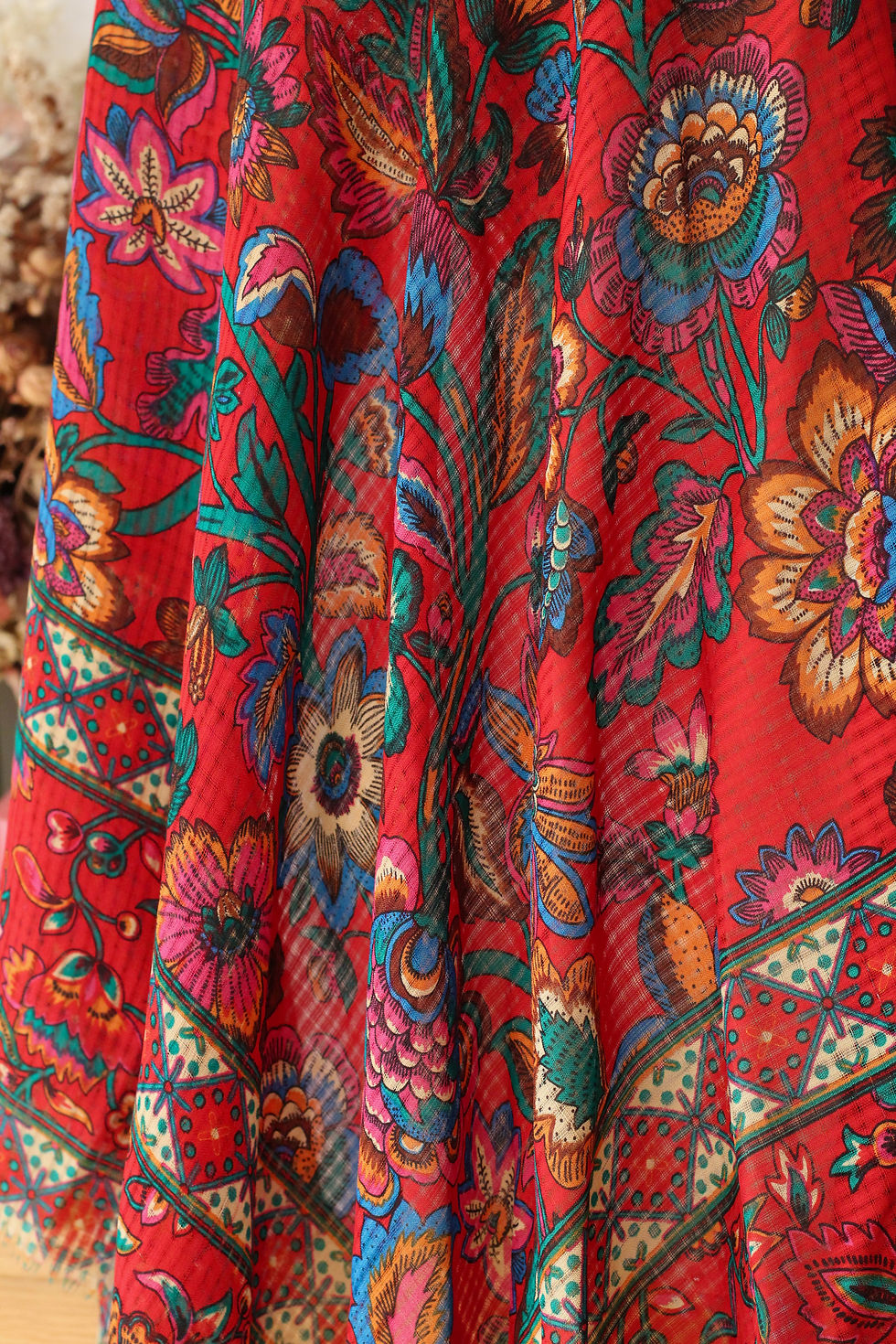 Miniature : Châle en laine Yves Saint Laurent