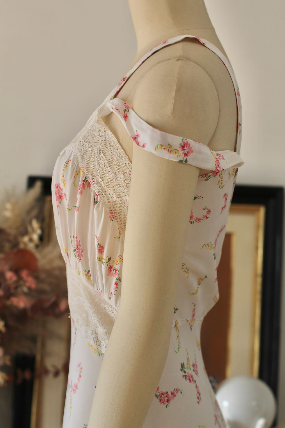 Miniature : Robe nuisette à fleurs - T.XS