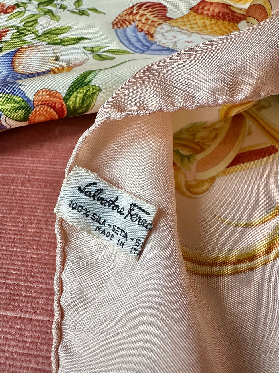 Miniature : Foulard en soie Salvatore Ferragamo