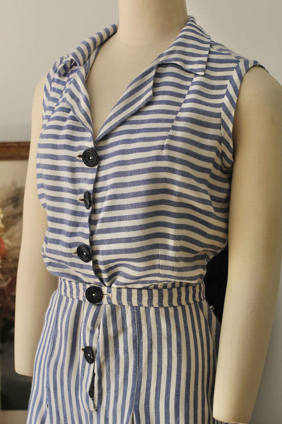 Thumbnail: Combishort rayée vintage des années 1960 - French vintage jumpsuit with stripes
