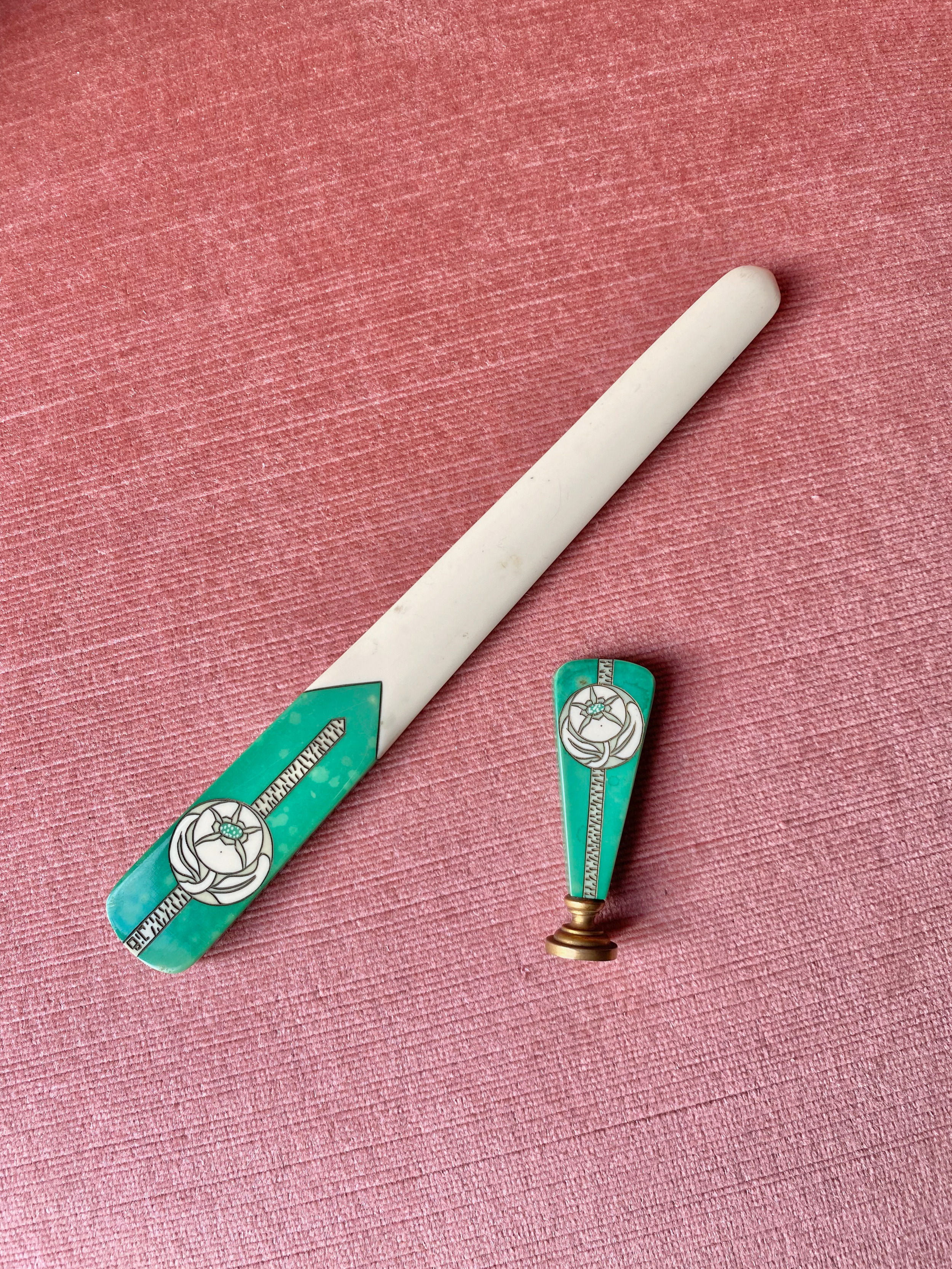 Ouvre-lettres/coupe-papiers & tampon de cire/sceau Art Deco