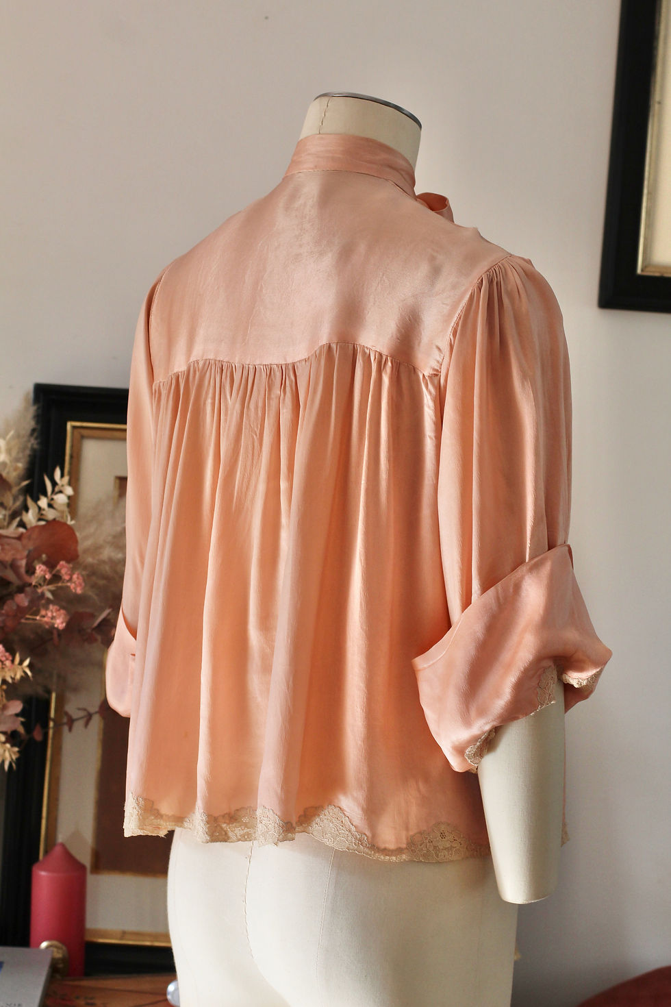 Thumbnail: Liseuse en satin de soie c.1930 - T.XS/M