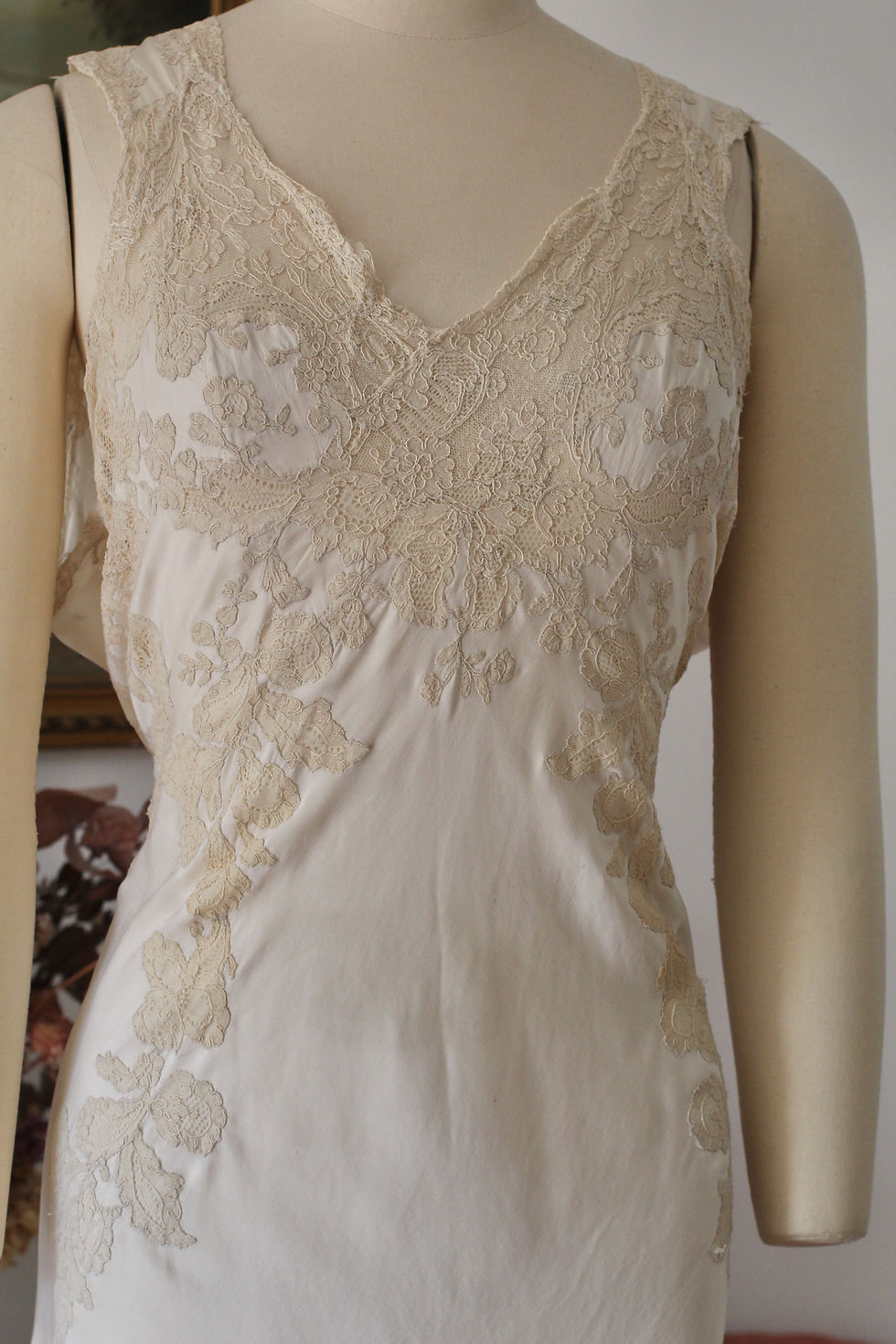 Thumbnail: Combinaison longue c.1930 - Satin de soie ivoire - T.XS/M