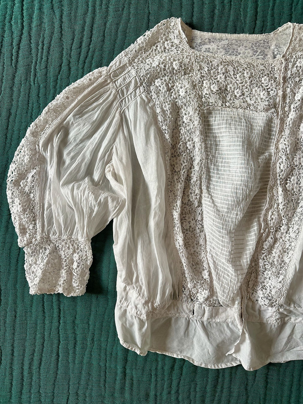 Miniature : Corsage antique manches bouffantes - T.M/L