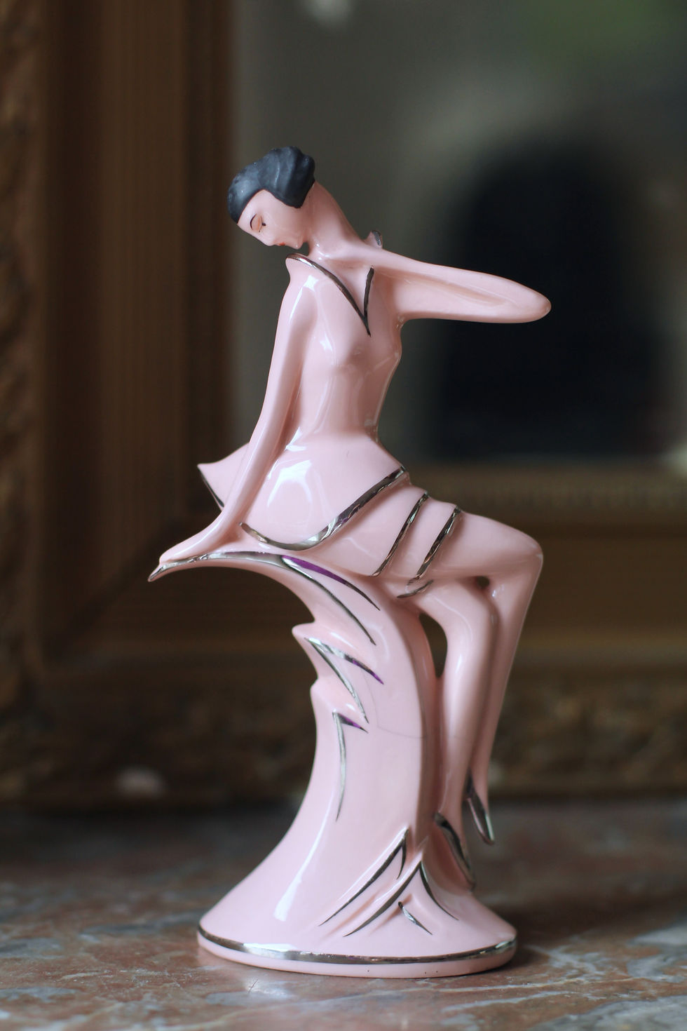Miniature : Figurine en porcelaine rose poudré - Art Déco