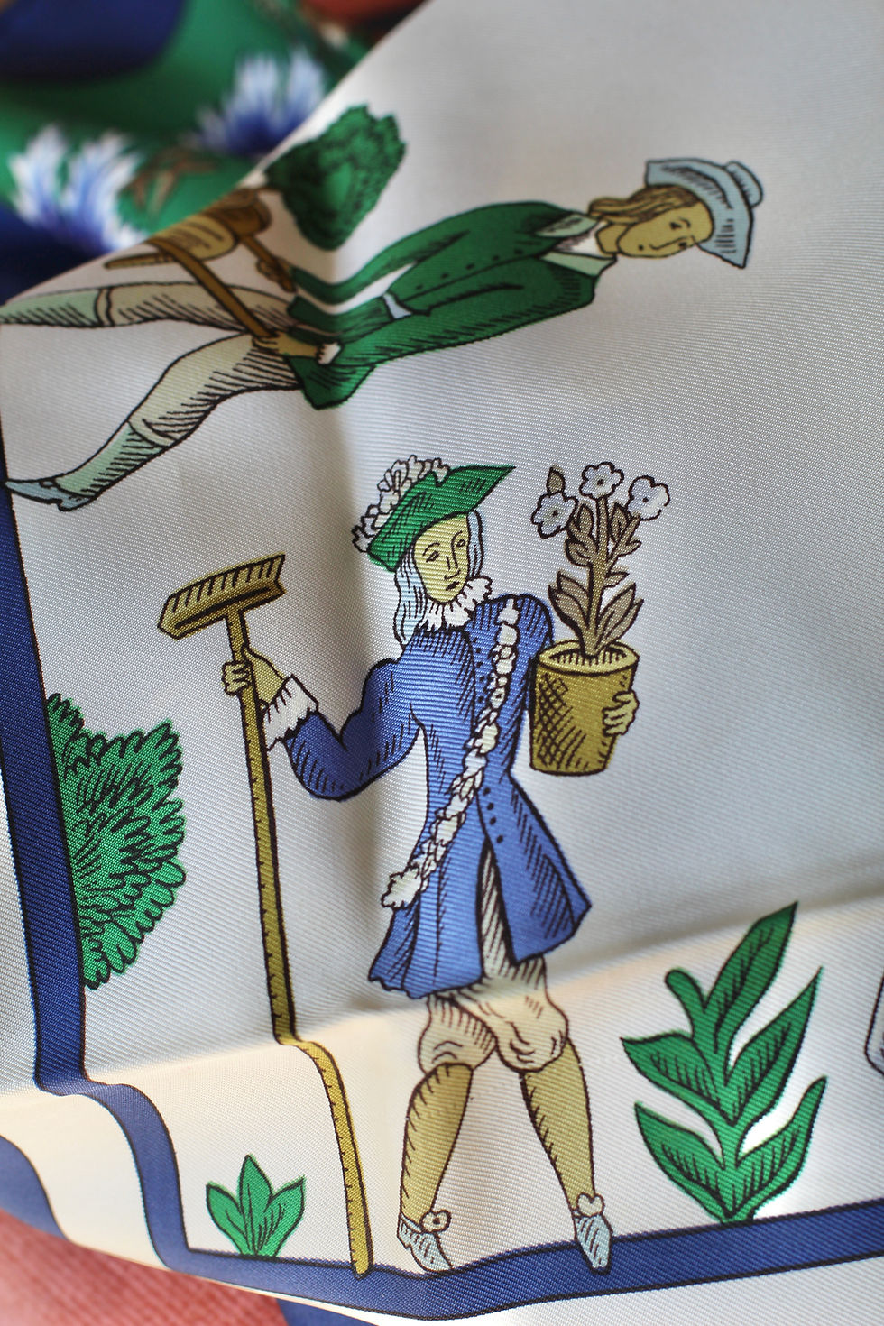 Thumbnail: Carré de soie Hermès - Les Jardiniers du Roy