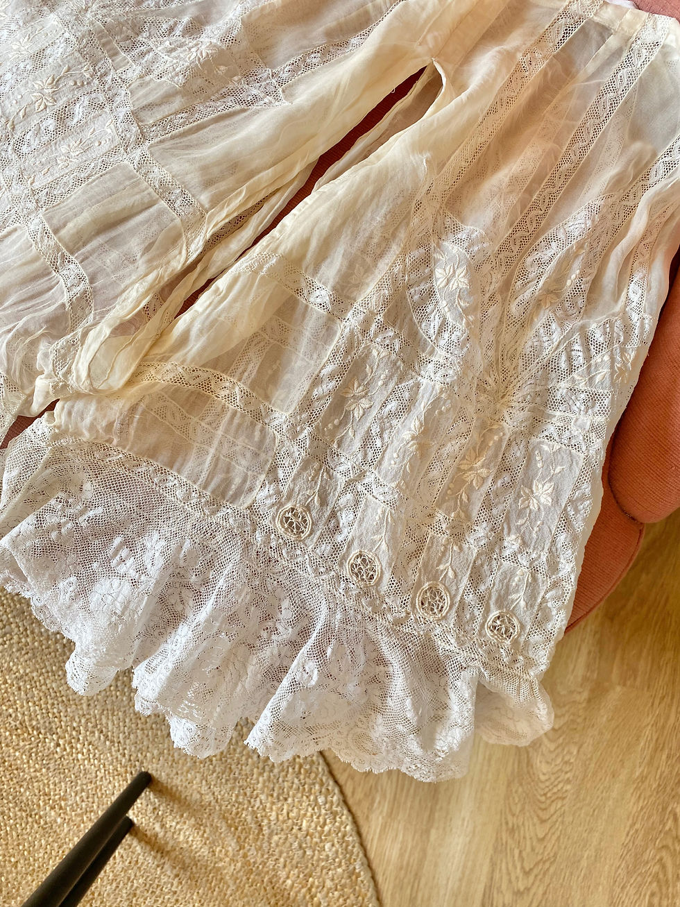 Miniature : Luxueux ensemble de lingerie antique - Mousseline de soie brodée & dentelle