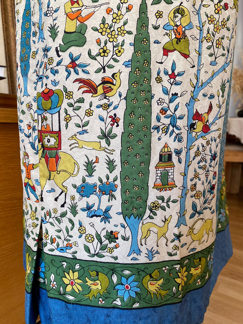 Miniature : Robe en soie des années 40