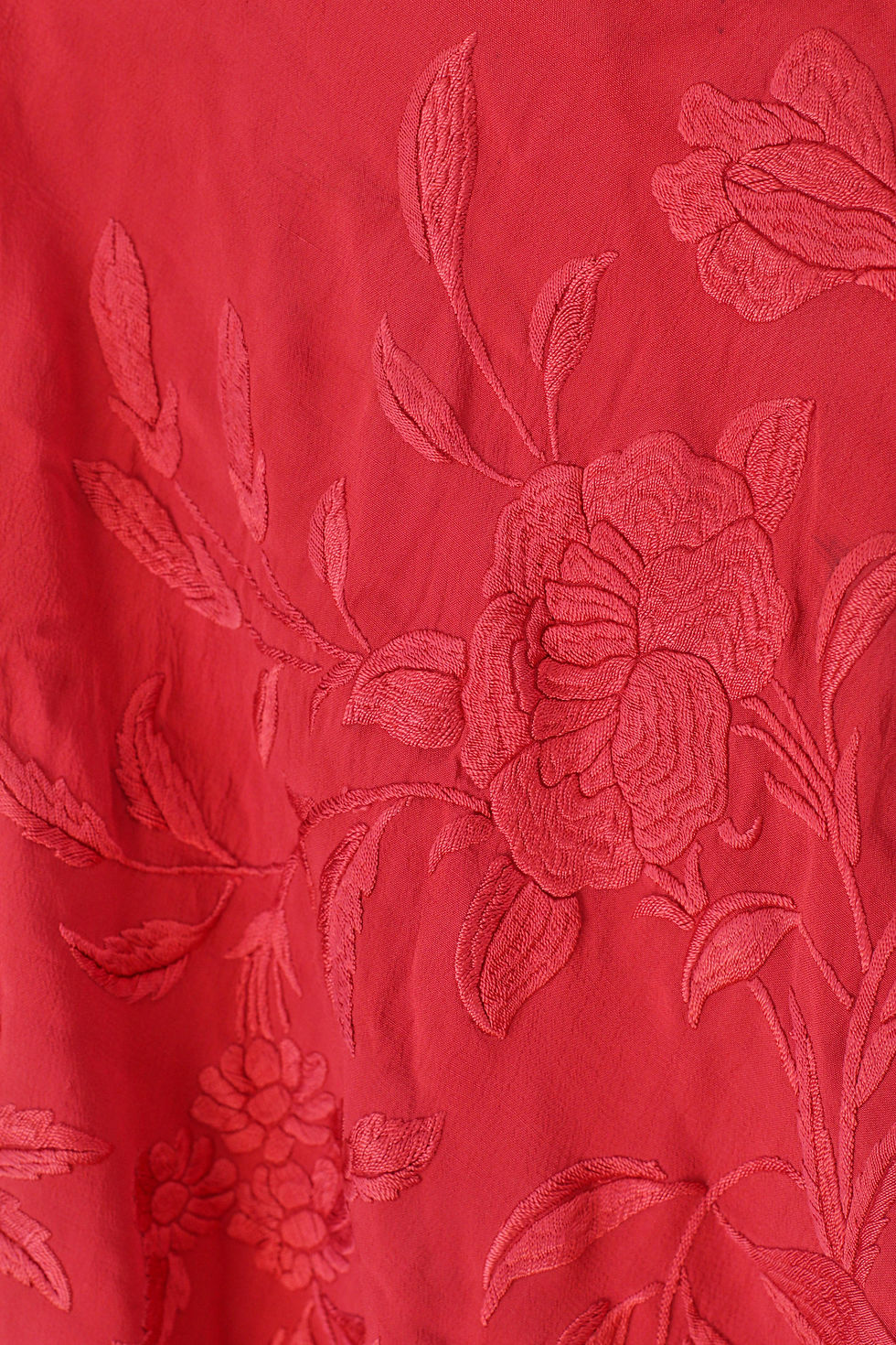 Miniature : Châle en soie brodé c.1900