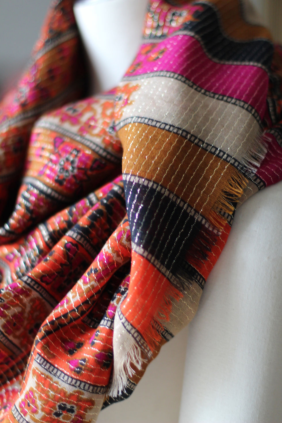 Miniature : Châle Yves Saint Laurent