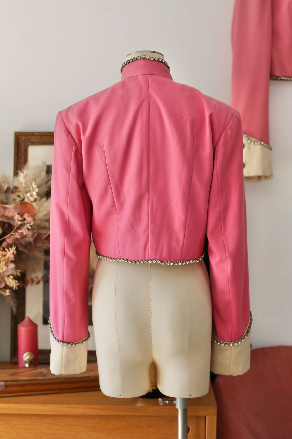 Miniature : Veste rose du cabaret Les Folies Bergère Paris c.1940