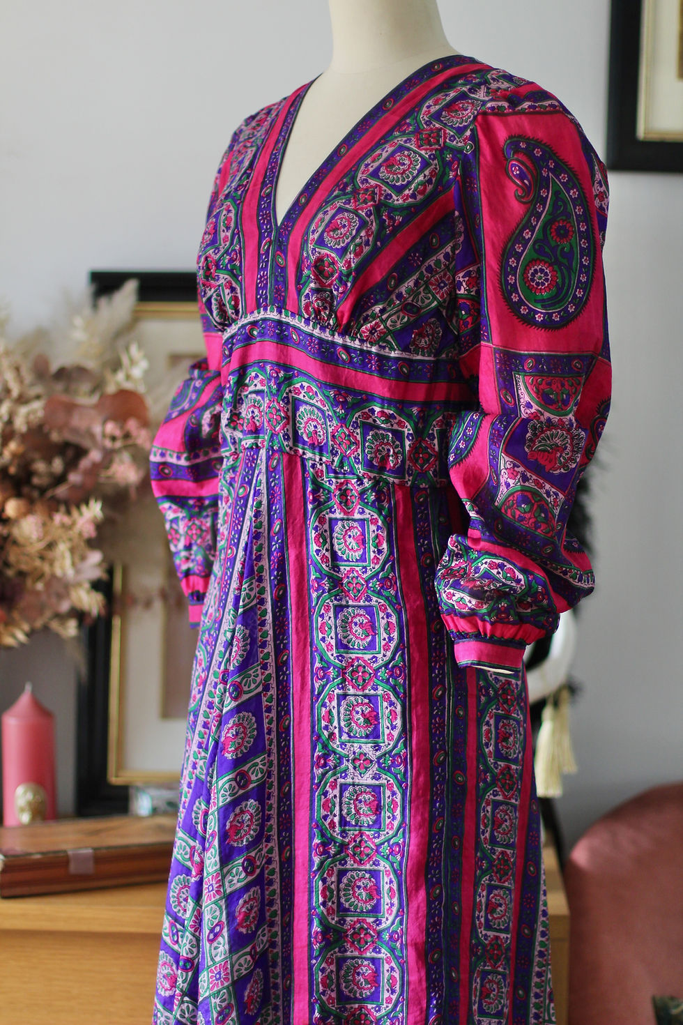 Thumbnail: Robe longue en soie c.1970 - T.XS