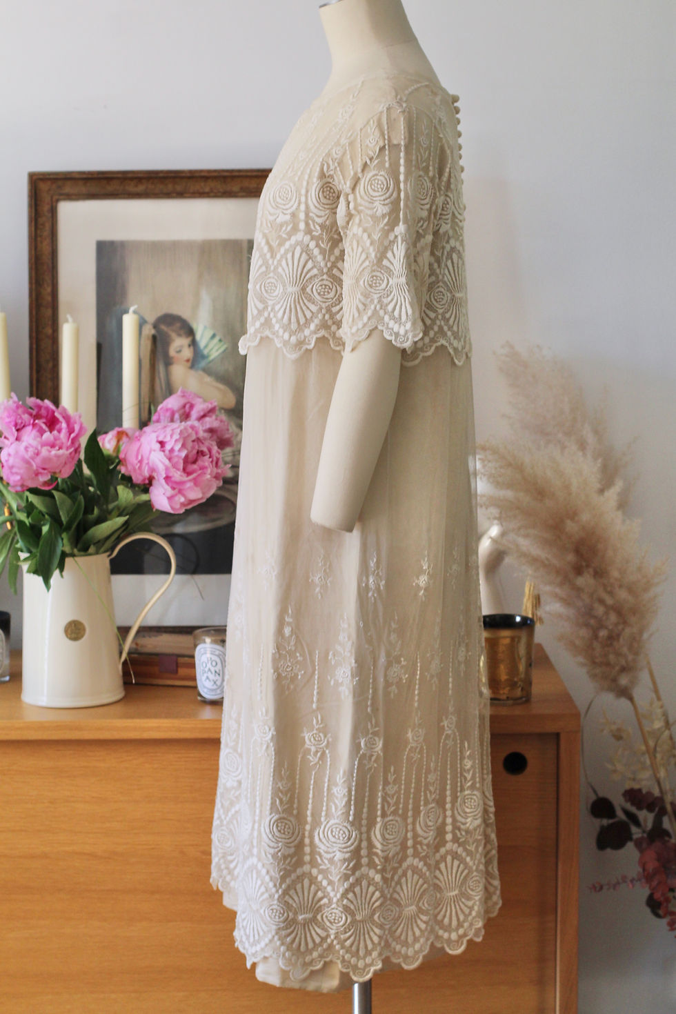 Thumbnail: Robe des années 30 en tulle brodé