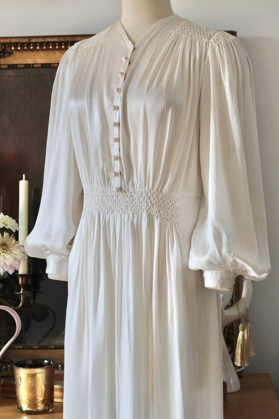 Miniature : Robe de mariée en satin c.1940