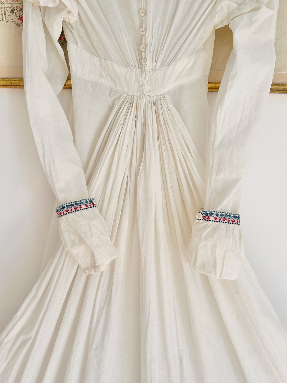 Thumbnail: RARE ! Robe antique début 1800 en coton et broderie - French antique dress
