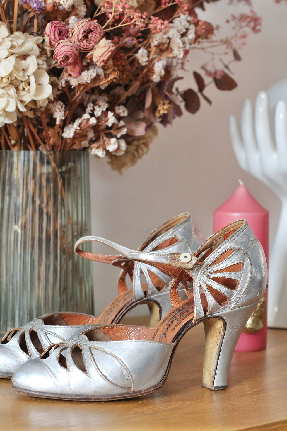 Thumbnail: Souliers en cuir argenté Art Déco des années 30