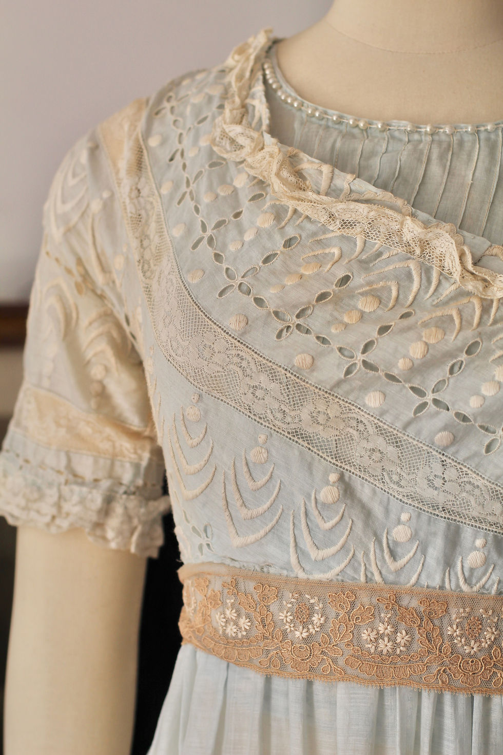 Thumbnail: Robe antique c. 1910 - French antique dress