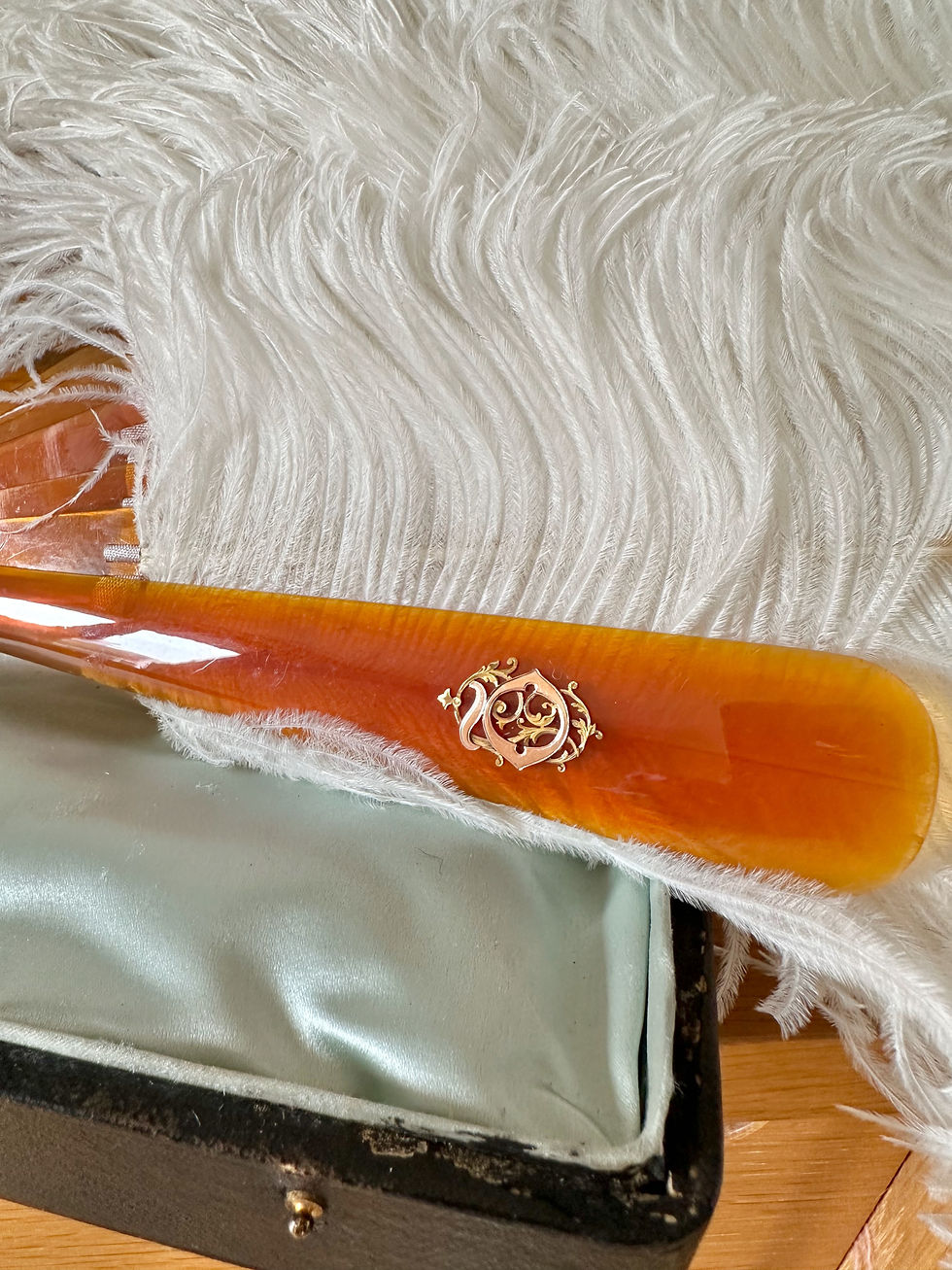 Miniature : Eventail en plumes d'autruche antique c.1900