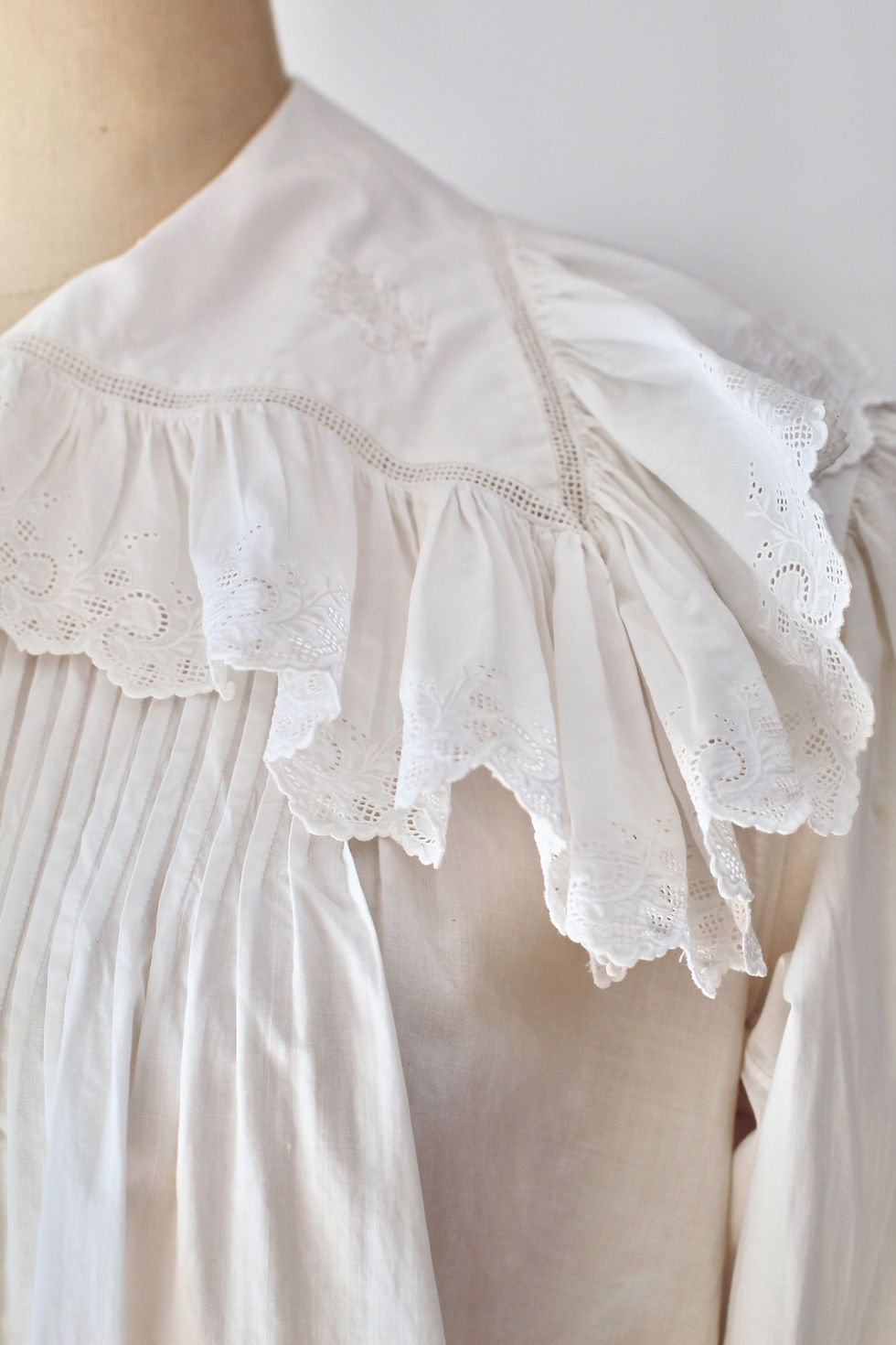 Miniature : Chemise antique c.1900 - T.M