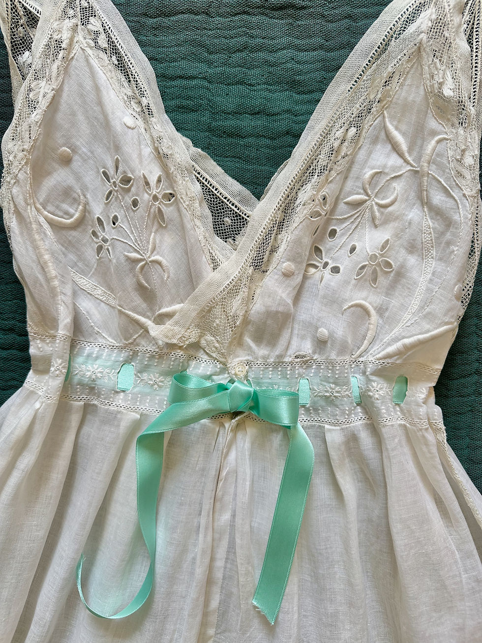 Thumbnail: Robe courte antique en coton brodé - T.XS/S